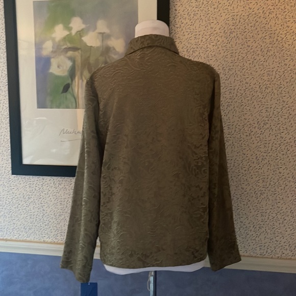 Ladies button front blouse - Picture 5 of 9